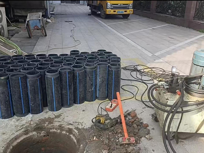 云城PE置换管厂家 DN315置换管 非开挖管短管置换